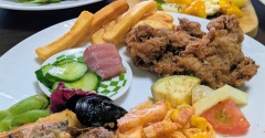 お盆のある晩の食事　息子も一緒に
