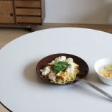 『50代女子孤独のランチ　無造作パスタとうすしおスープ』の画像
