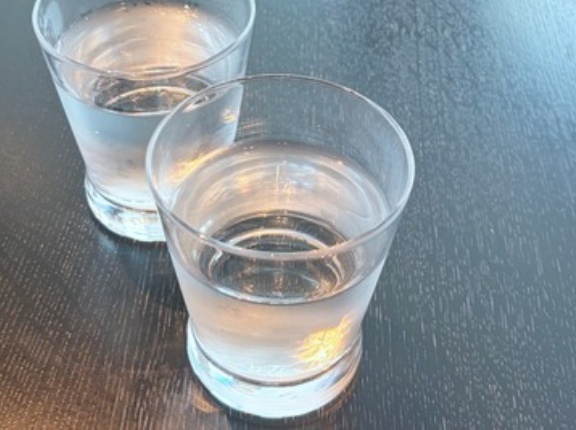 【速報】大人の4割『水を飲むのが苦手。味がなくて続かない』