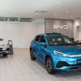 【悲報】日本人、BYDのディーラーで「燃える車だろ！」と店内で騒いだり営業マンを中国人呼びする嫌がらせをしてるらしい…