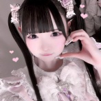 【画像】街でよくこういう見た目の女さんがヘルプマークぶら下げてるけど