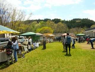 勝者には豪華旅行券？！ものまねにグルメも！『猿倉山森林公園』で『第36回 猿倉山フェスティバル』開催。5月24日。