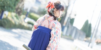 大学で仲良くなったAは女友達より男を優先するタイプで、卒業まで一度もプライベートで遊んだことは無かった。当然卒業式にも声をかけなかったんだけど…