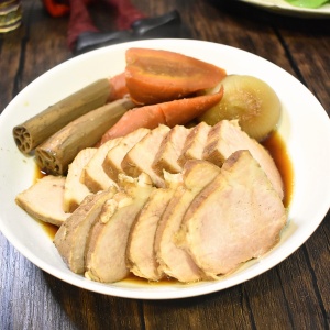 ホロホロで柔らか♪もも肉で煮豚