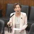【過去には朝ドラであんぱん発言】松野明美氏 高市のハグを「作戦か？」と追及