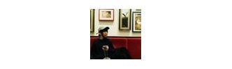 愛美『MOTION DINNERさんのハンバーガーをスタッフのみなさんと一緒にいただきました！( ´ ▽ ` )ﾉバーガーの包み紙かわいいー！ごちそう…』