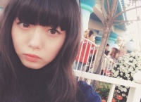 市川美織が元AKB48仲俣汐里とディズニーへ行く