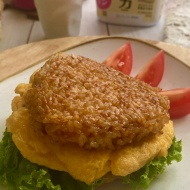 豆パチャージの卵で朝ごはん！焼きおにぎりサンド【PR】