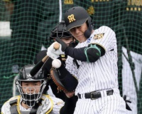 昨日死球を受けた豊田寛さん、練習メニュー表に名前なし