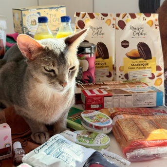 Parisのお土産　バターとお菓子いっぱい