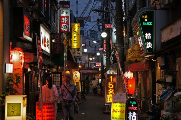 夜散歩のススメ 赤羽一番街