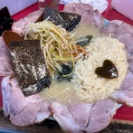 体調を崩していましたが、ウマウマなラーメンを食べられたり作り置きの料理でしのいだ平日ランチでした。