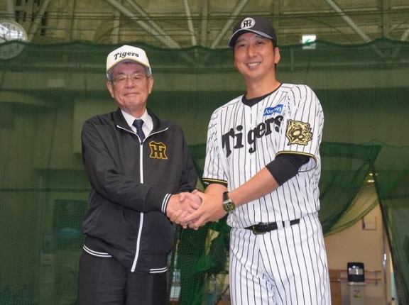 阪神・藤川球児監督の来季続投が決定！　秦雅夫オーナーが明言「よほどのことがない限り、3年間」　9ゲーム差で首位独走
