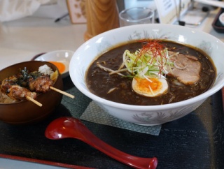 濃厚スパイシーがクセになる！　港町の丘の上にある地元民に愛される店〜室蘭　小舟〜　　　　