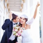 結婚式「200万でできるで」（一ヶ月後）結婚式「すまんな、やっぱ300万や」