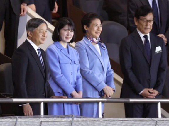 天皇一家　WBC観戦・NMR掲載