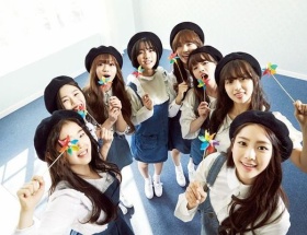 【悲報】K-POPの新人女性グループ、米空港で売春疑いで8人全員拘束される