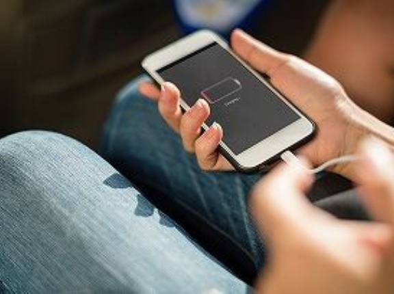 スマホってなんで電池容量少ないの