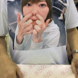 指原莉乃、こんな写真がグッズTシャツになってしまうwww