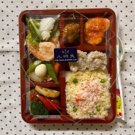 小洞天のおかず色々豪華弁当