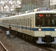 今後の断続的な廃車は避けられない情勢か 小田急8000形の8053Fが解体へ