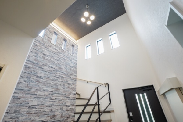 注文住宅ブログ 大阪京都で注文建築専門の工務店は匠建枚方 階段下収納