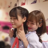 『[イコラブ] 佐竹のん乃「楽屋でひとみとさなつんを激写したのでおすそわけです。これだからオタクはやめられねぇ」【=LOVE(イコールラブ)】』の画像