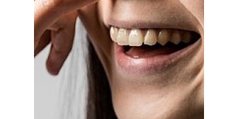 彼女が鼻糞を丸めて飛ばす人だった。みっともないから止めろと注意すると素直に止めてくれたので安心してたんだけどある日、自宅の掃除をしていると…