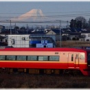 12/29晴天の白岡陸橋　富士山バック　で２５７系特急日光２１号＆特急スペ－シア日光１号回送＆東武日光行