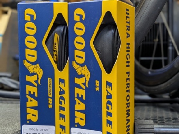 【新発売】GOODYEAR Eagle F1 RSシリーズを早速装着！実測重量・タイヤ幅＋400km実走インプレ