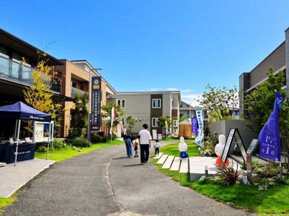 秋も！秋だからこそ！なイベント盛りだくさん！『日報＋BSN住まいの広場 長岡会場』で『のびのびフリー見学Day』開催！10月10日。『こどもくるまひろば』は10月17日。【PR】