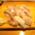 X民「回らない寿司屋に入って、よく分からないので『お任せで！』って言ったらコレが出てきた」ﾊﾟｼｬｯ → とんでもない寿司が出てきて11万いいねｗｗｗｗｗ