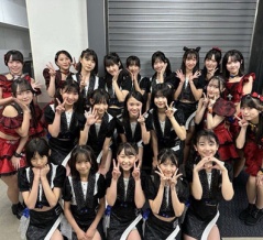 ハロプロ研修生とロージークロニクルの集合写真！！