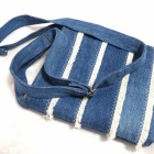 『初心者が作るお古のジーンズで作る斜めがけカメラが入るお散歩バッグ作り方』の画像