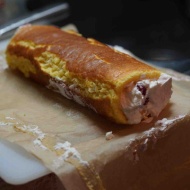 ロールケーキを焼きました（難しいｗ）