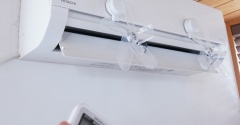 エアコンの直風つらすぎた…貼るだけ風対策グッズが想像以上によかった