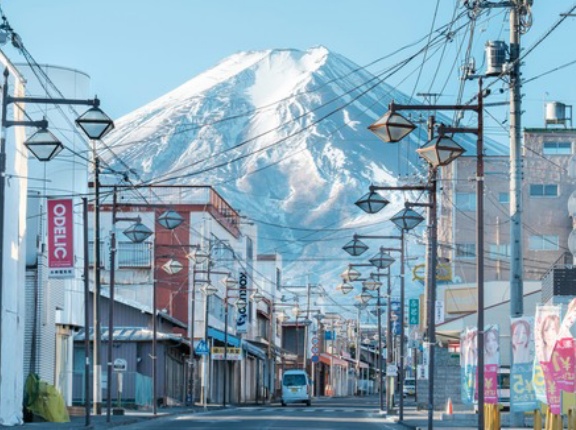 富士山だけ入山料取るから高く感じる