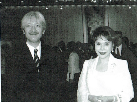 廃太子署名のデヴィ夫人 | また傷害事件