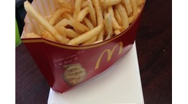 マクドナルド「メガポテト」は詐欺商品！ 本数と量を調べてみたらMサイズ2個分だった事が判明