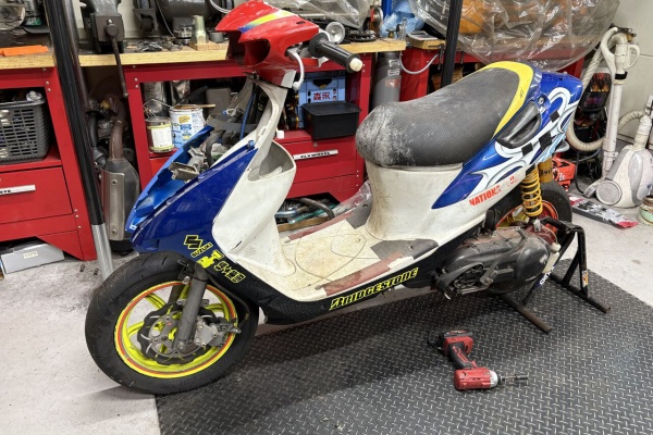 カスタムバイクショップYon-SIGN - エンジンスワップ