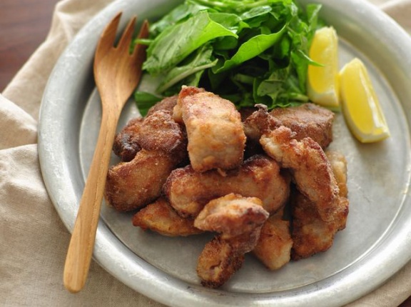 味付けはこれだけ！？揚げたそばからつまみ食いが止まらない【アメリカンポークの塩麹唐揚げ】と週末は一人暮らしでした