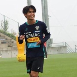 『「強くなって帰って来いよー」FC今治 育成組織出身 MF馬越 晃が福山シティFCに育成型期限付き移籍をすることを発表‼「大きくなって帰ってこられるように頑張ってきます!」』の画像