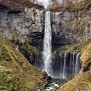 華厳の滝は豪壮な流れが美しい日本の宝