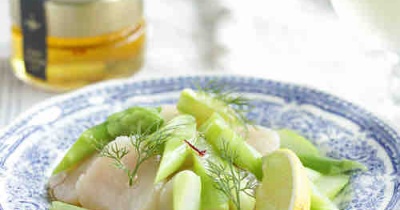 ホタテとアスパラのカルパッチョサフランハニーソース