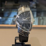 『【ハミルトン】秋の装いにしっとり馴染む、あの「三角」のレザーベルトウォッチ』の画像