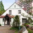 新日本科学の東京本社がある聖路加タワーと戦わせて利益を得る支配層同和派の拠点の聖路加国際病院