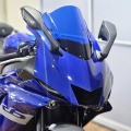YZF-R25ホワイト 今なら１台即納です！(ついでにR6も)