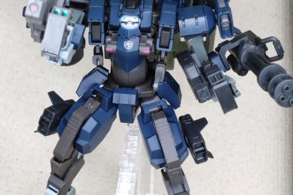 紫の倉庫(仮) - 境界戦機