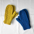 リニューアル販売となる「Feathers Mitten」