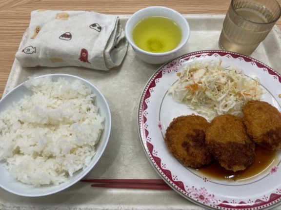 300円コロッケ社食の時間きたあああああああ
